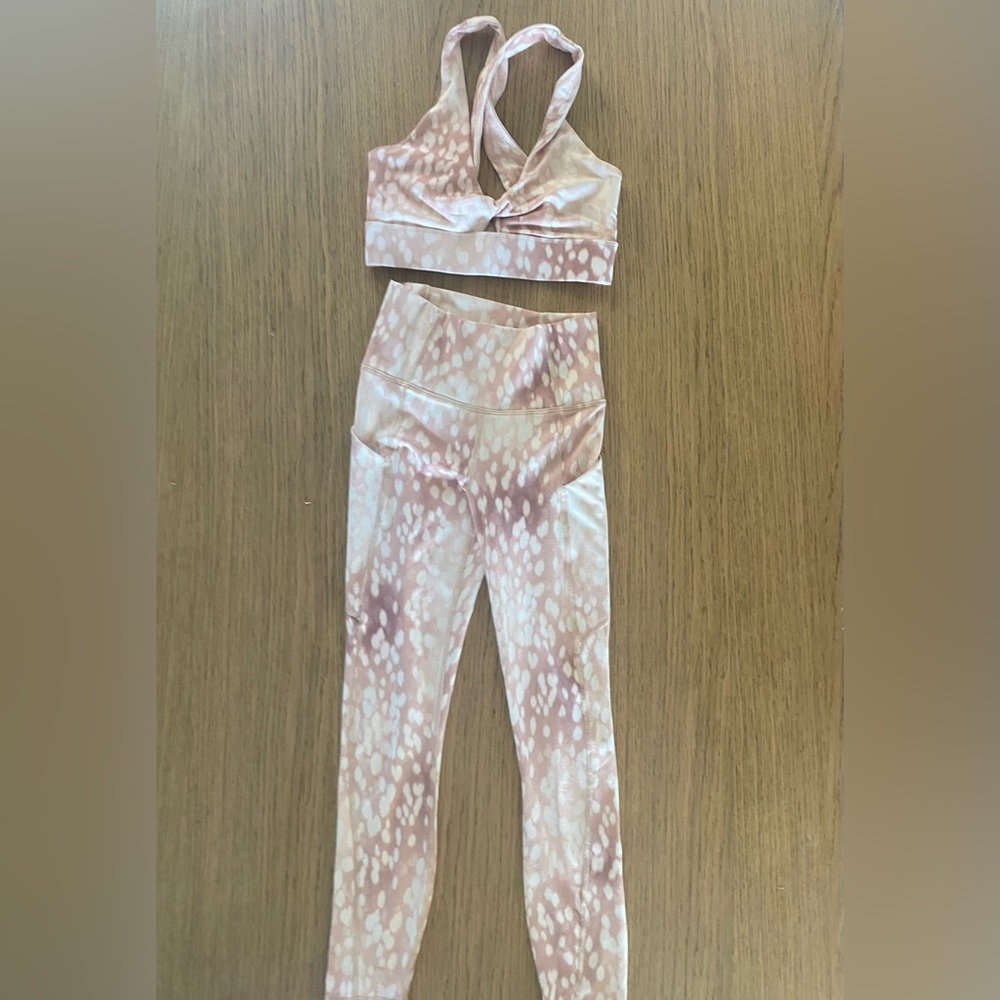 Fabletics Active leggings and bra set